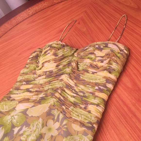 Chetta B. Ruched Floral Sequined Silk MIDI dress sz.2 - Picture 7 of 16